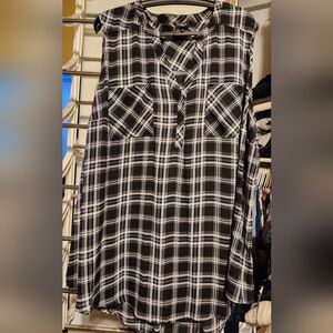 Torrid Harper Black and White Plaid Sleeveless Blouse Top Plus Size 4